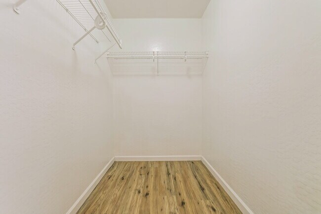 Building Photo - 10528 E Calypso Ave