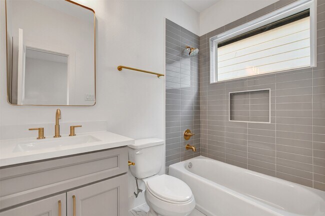 Building Photo - 3628 Amos St