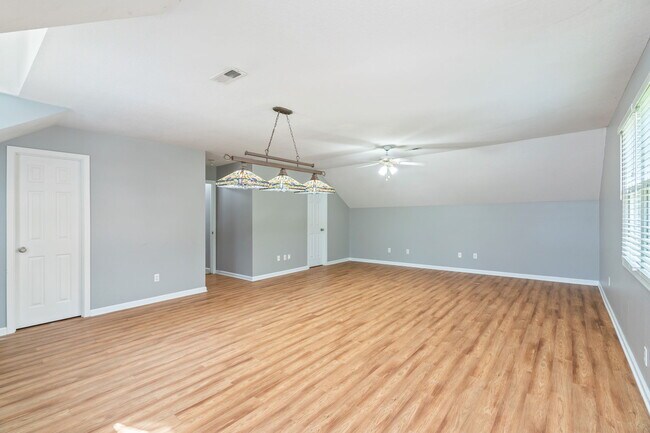 Building Photo - 2761 Dee Peppers Dr