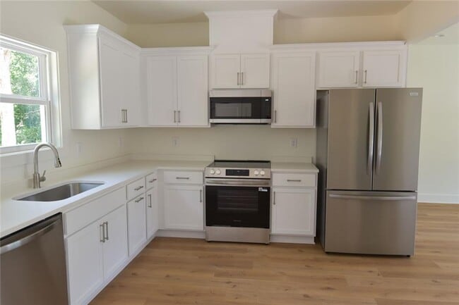 Building Photo - 1070 Moreland Dr