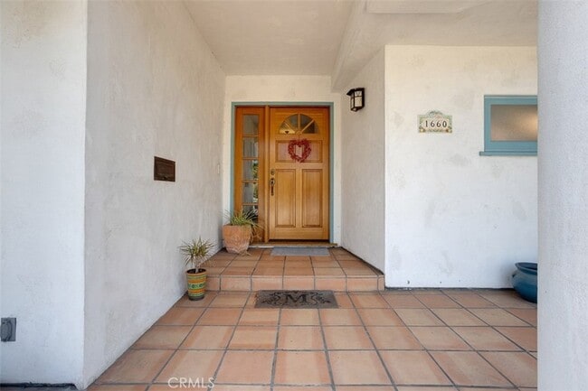 Building Photo - 1660 Catalina Ave