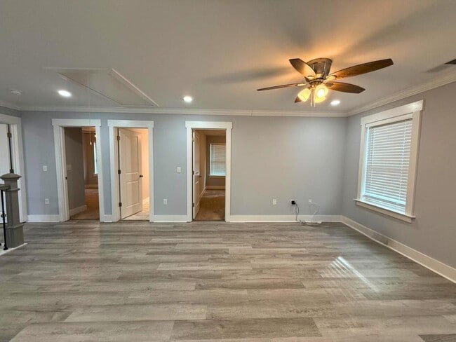 Building Photo - 6810 City View Dr