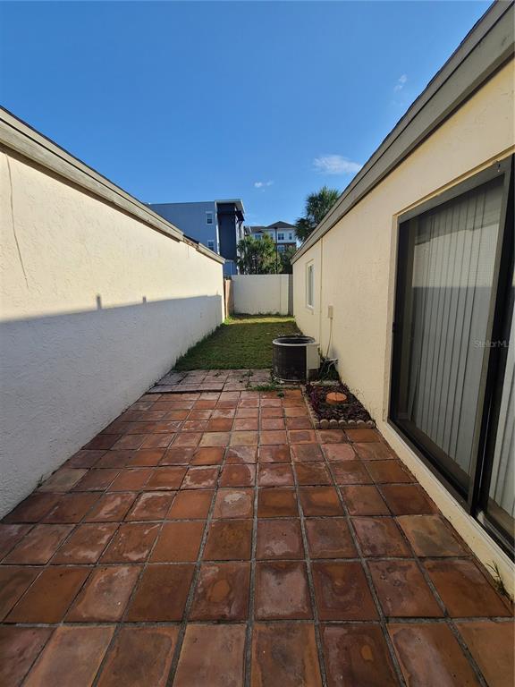 Building Photo - 13701 Lazy Oak Dr