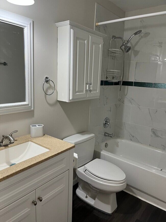 Building Photo - 5101 Carriage Way Dr