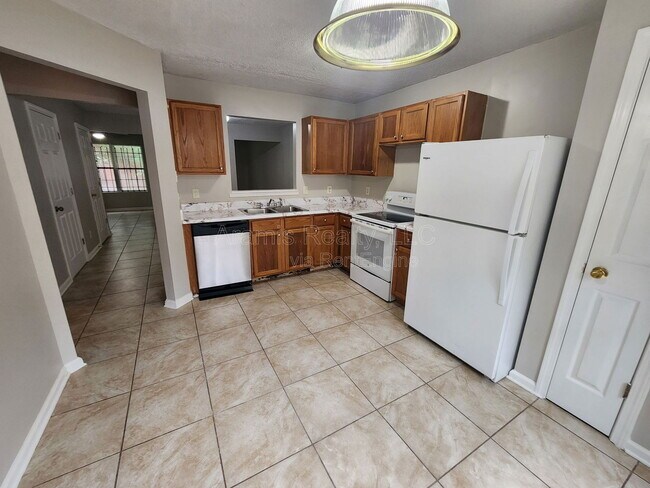 Building Photo - 3752 Waldrop Ln
