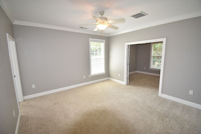 Building Photo - 3 Bedroom and 1.5 Bath Condo- Bradford Place at Buckhead