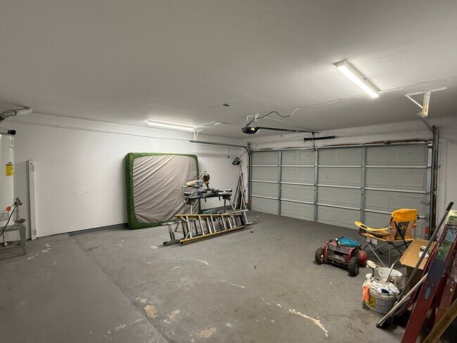 Building Photo - 12539 F Bar Dr