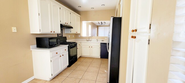 Building Photo - 3 Bedroom Home In Glendale!