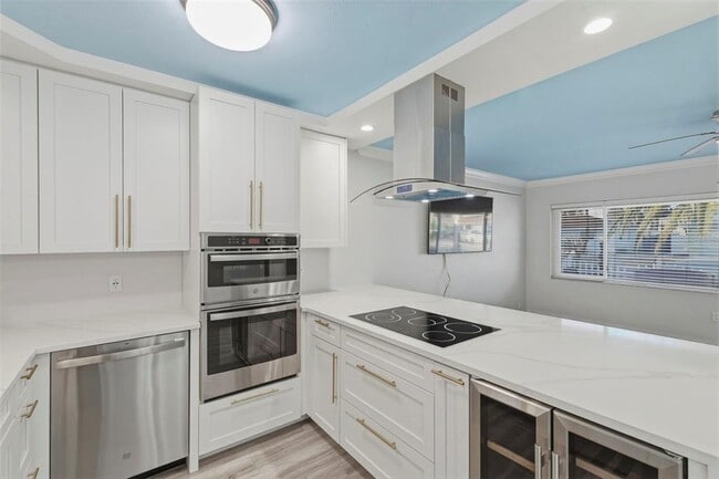 Building Photo - 58 Lido Dr