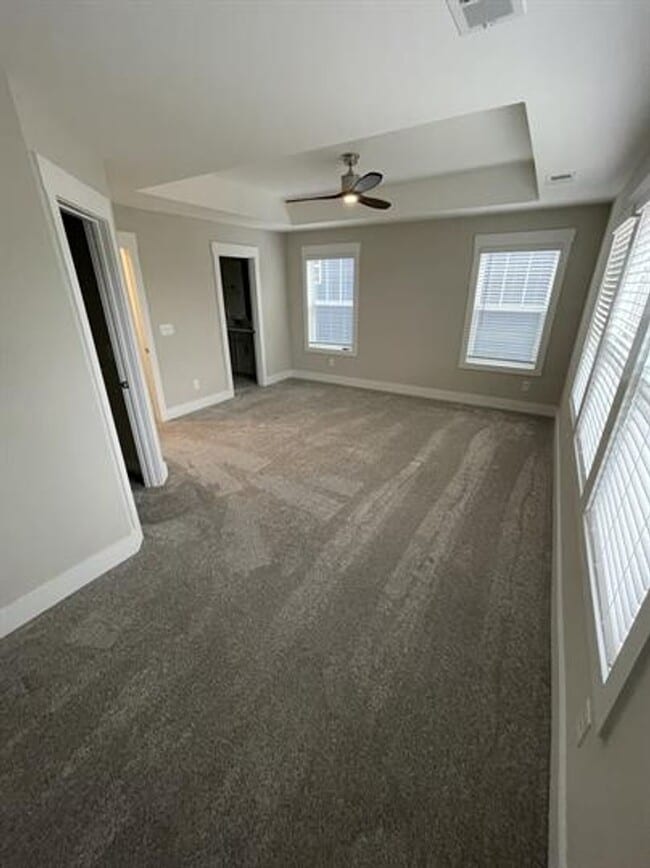 Building Photo - Spacious - Close to Downtown Greenville 3/2.5 Available April 1st