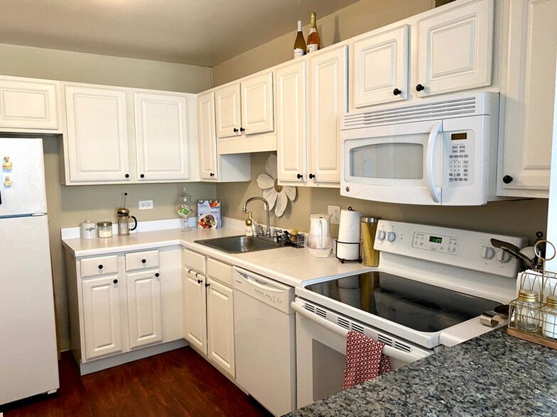 Building Photo - 211 E Ohio St