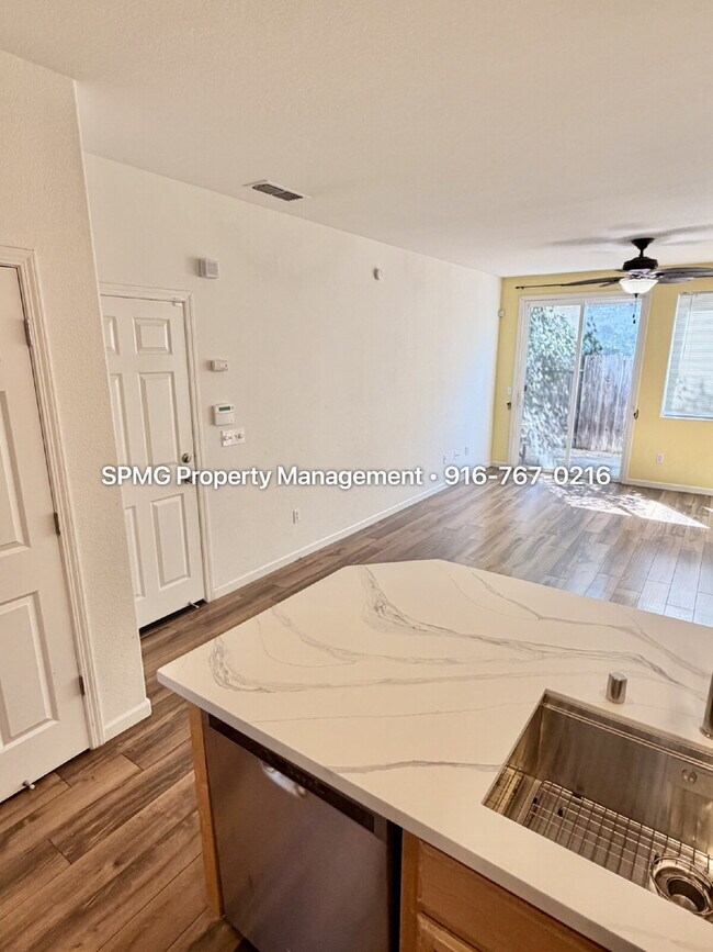 Building Photo - Beautifully Maintained 3 Bed / 2.5 Bath Home in South Natomas — New Appliances & Community Amenit...