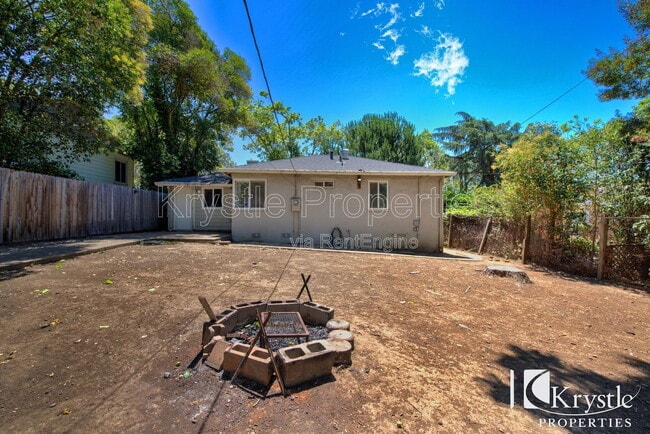 Building Photo - 505 Laurel St