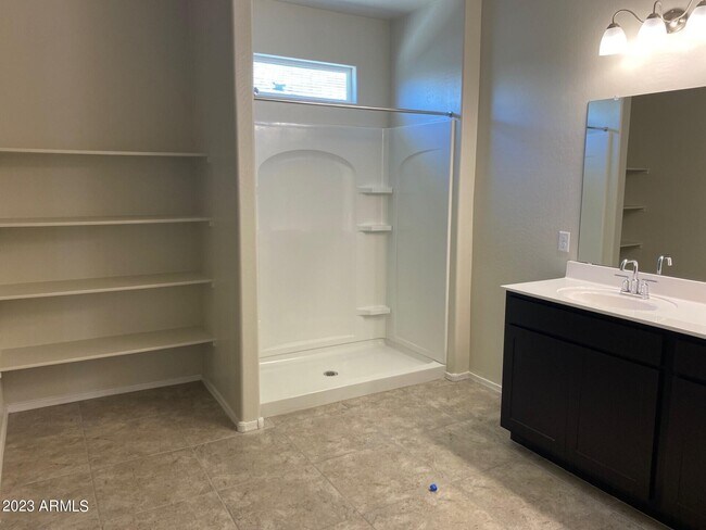 Building Photo - 1070 W Falls Canyon Dr