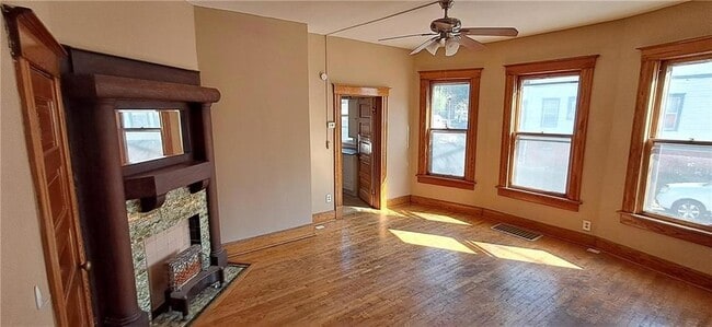 Building Photo - 2517 Olive St