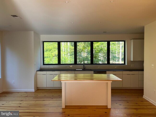 Building Photo - 48 Waller Point Dr