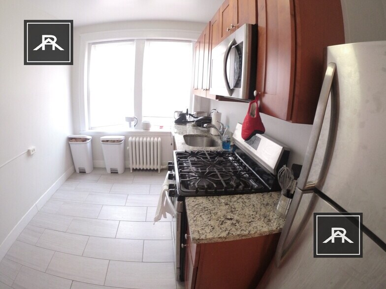 Building Photo - 241 Freeman St