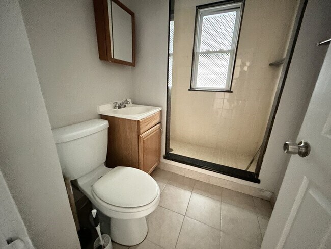 Building Photo - 7 Hesston Terrace