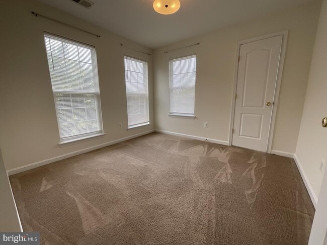 Building Photo - 117 Leather Fern Way