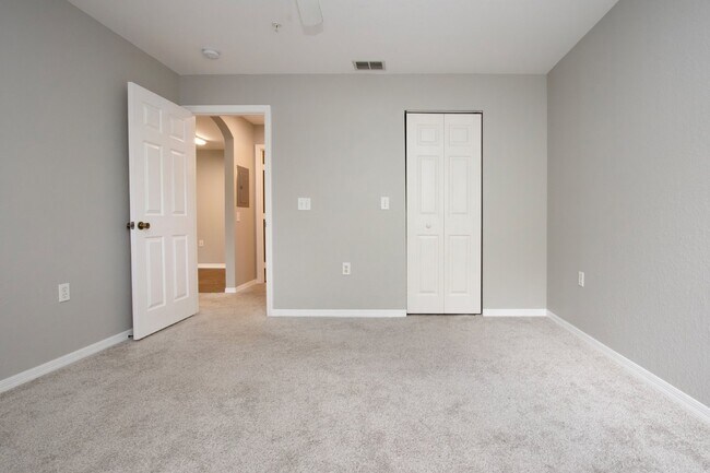 Building Photo - 2 Bedroom Condo in Lakewood Ranch