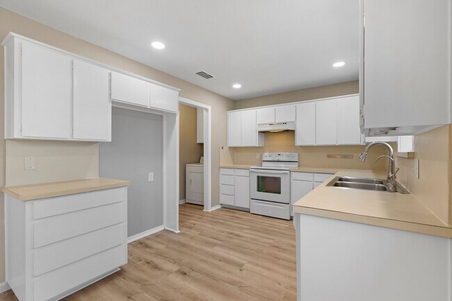 Building Photo - Charming Newly Remodeled Rental Home in a Quiet Neighborhood