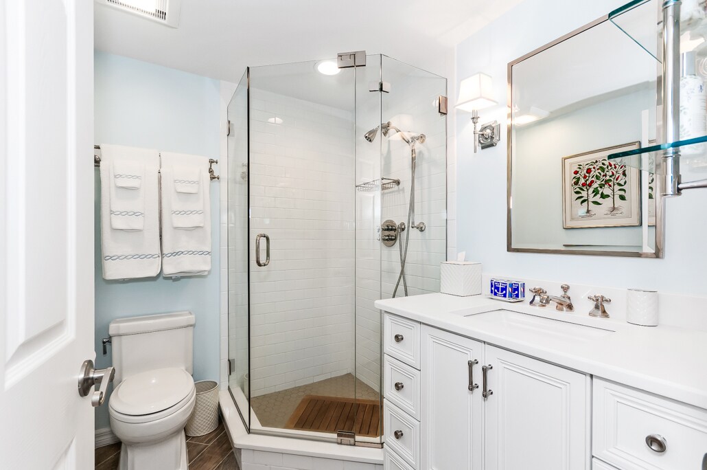 guest bath - 253 Barefoot Beach Blvd