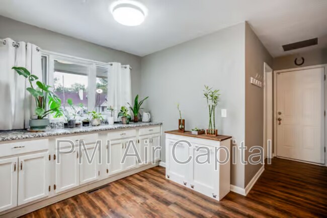 Building Photo - 1917 N Edgemoor St