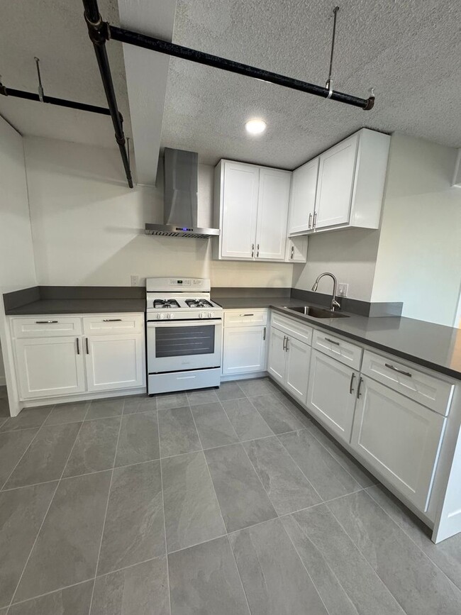 Primary Photo - Newly Renovated 1bedroom in Harbor City - ...