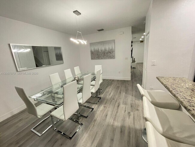 Building Photo - 17430 SW 153rd Ave