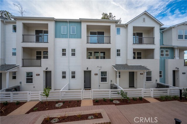 Building Photo - 905 Madonna Rd