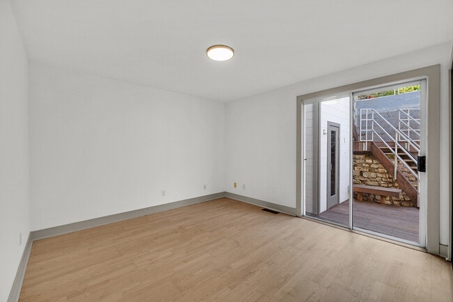 Building Photo - 50 Laidley St