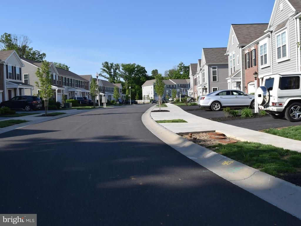 Building Photo - 690 Whitetail Dr