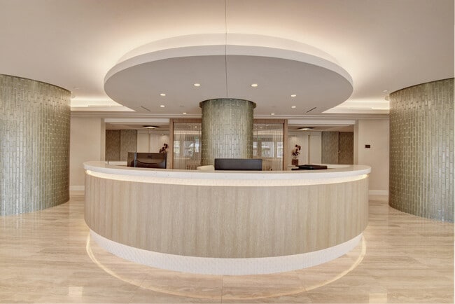 Building Photo - 250 S Ocean Blvd
