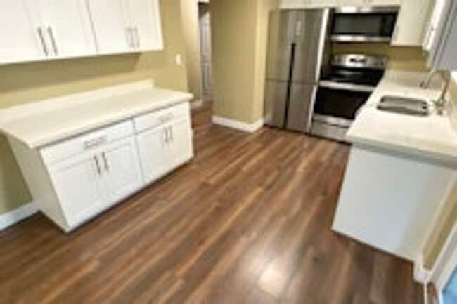 Building Photo - 3bd/1ba Duplex in Lakewood