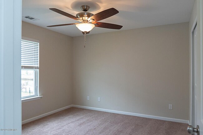Building Photo - 81 Saluda Way