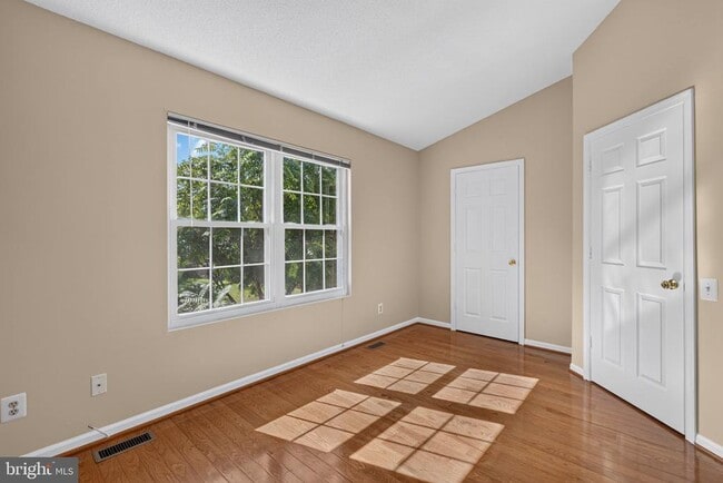 Building Photo - 6619 High Valley Ln