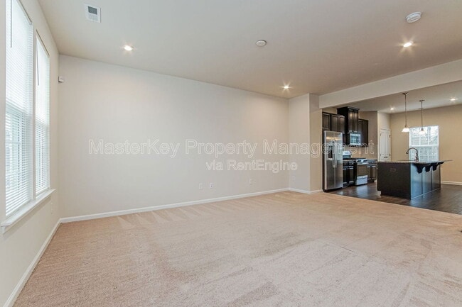 Building Photo - 945 Arnold Place Dr