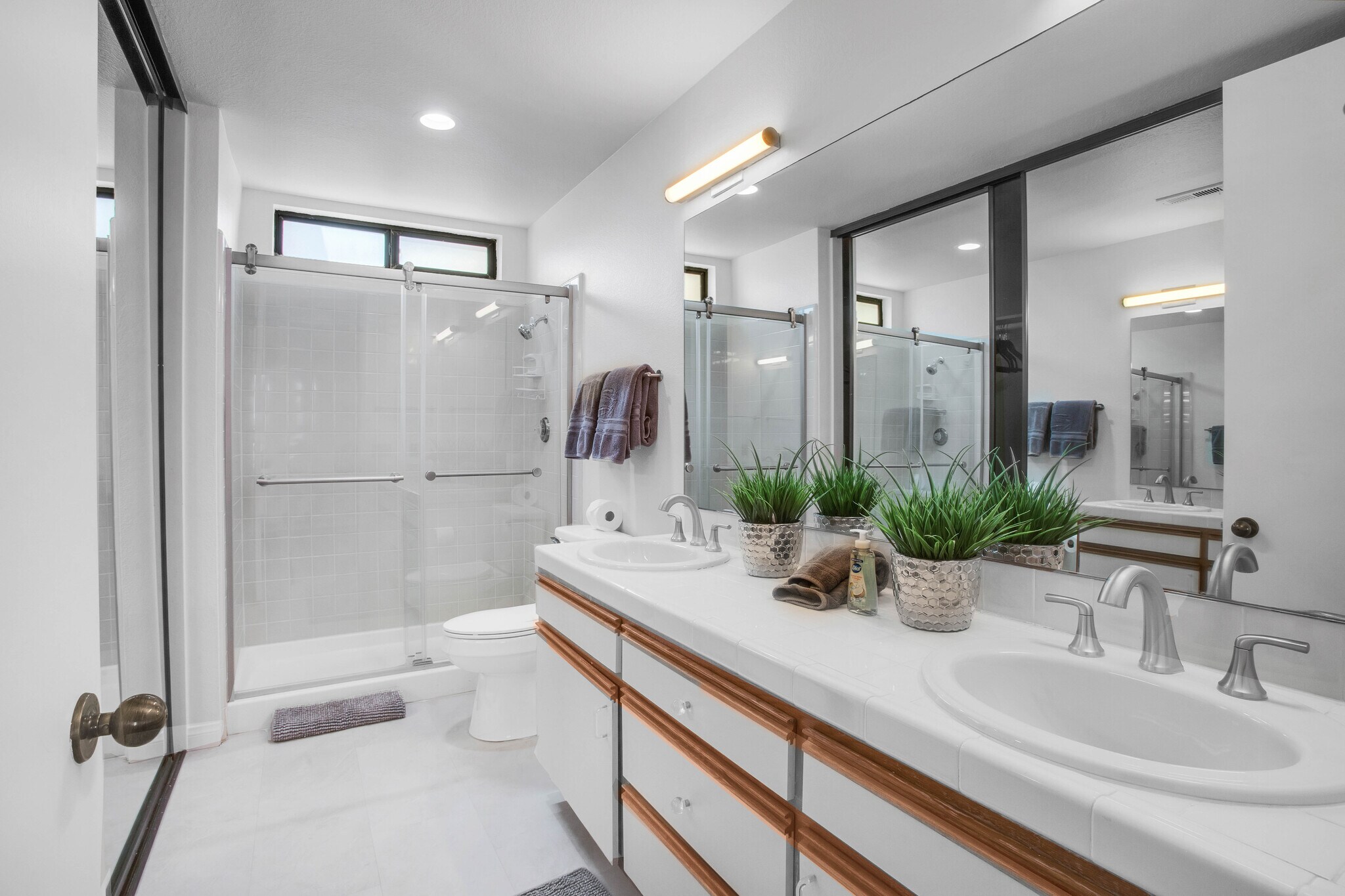 Master Bathroom - 29142 Isleta Ct