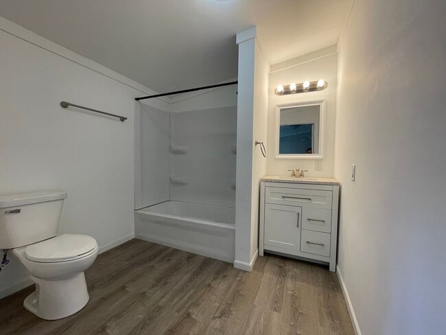Building Photo - 3 Bedroom 2 Full Bath Home In Valpo