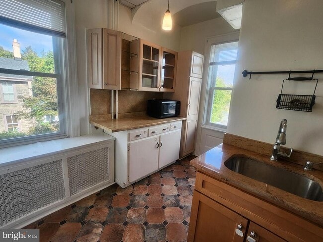 Building Photo - 6709 N 6th St