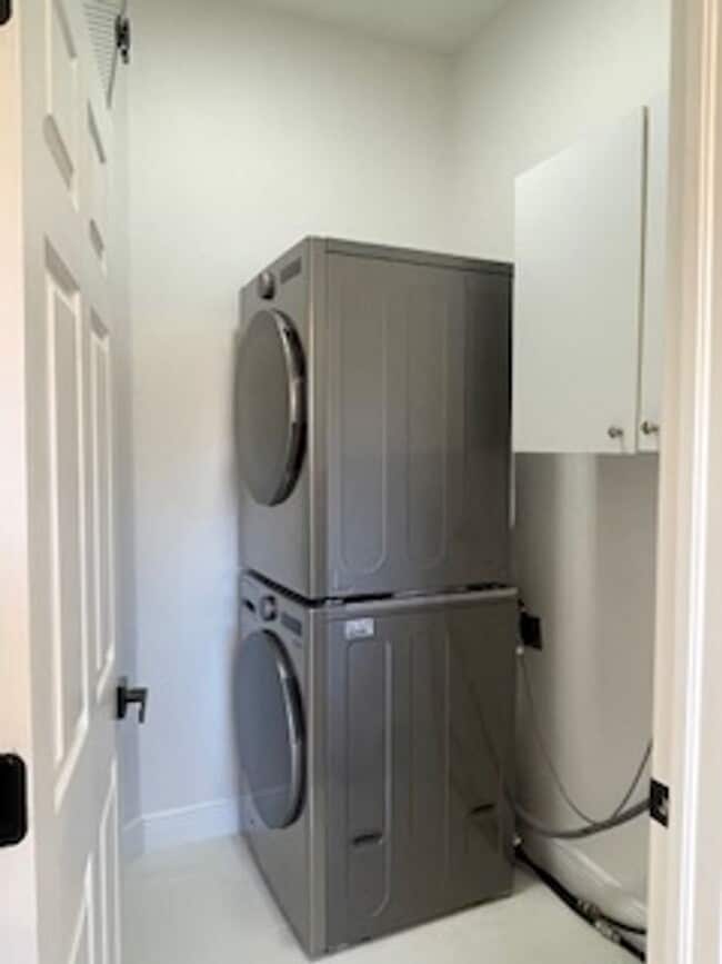 Building Photo - Carrollwood area , Andover Community , 3 Bedroom 2 Bath with beautiful Outdoor Living space. For ...