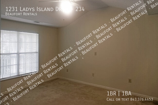 Building Photo - 1231 Ladys Island Dr