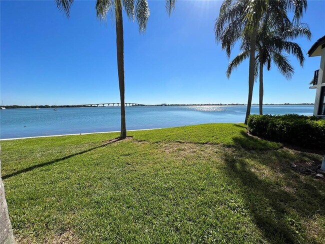 Building Photo - 6291 Bahia Del Mar Cir