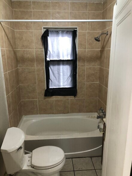 Building Photo - 714 N 25th St