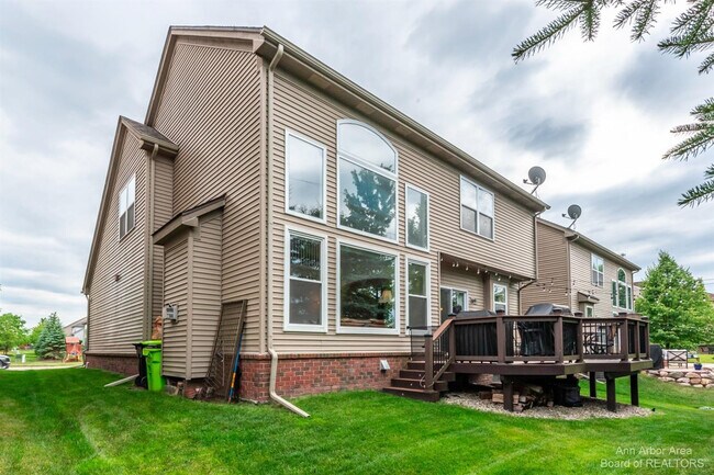 Building Photo - 51152 E Bourne Terrace
