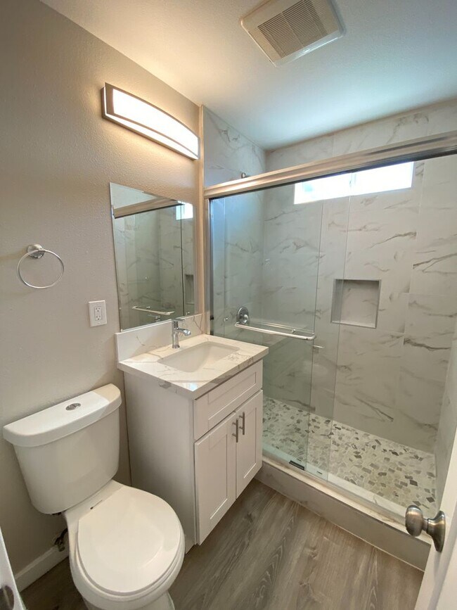 Building Photo - 5266-5268 Tipton St