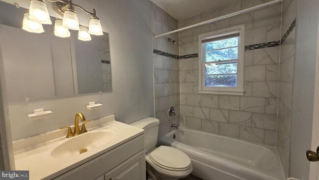Building Photo - 3216 Berkley Ln