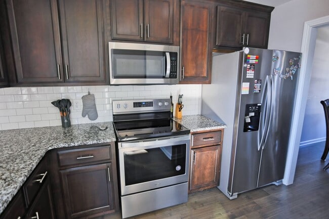 Building Photo - 1255 Magnum Dr