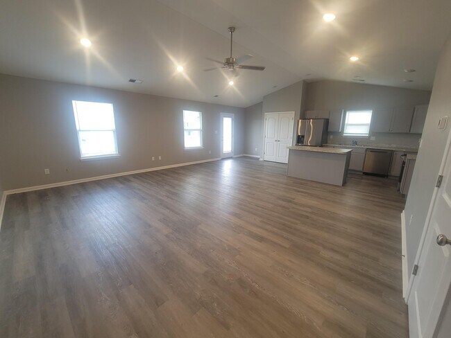 Building Photo - 8080 Driftwood Lp