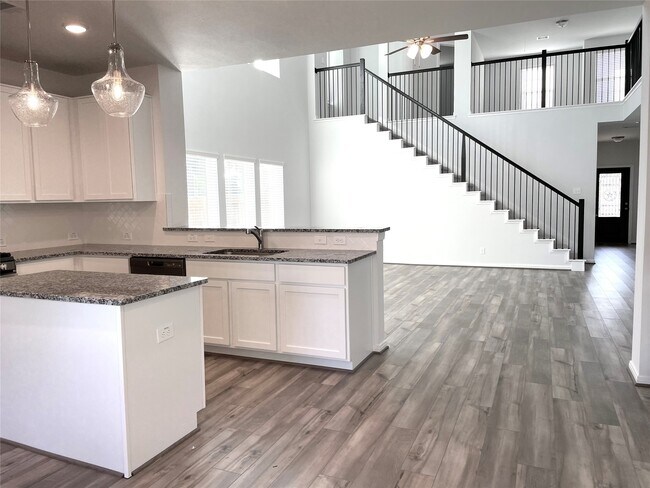 Building Photo - 5002 Winnipeg Blvd